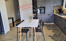 Petite maison chaleureuse